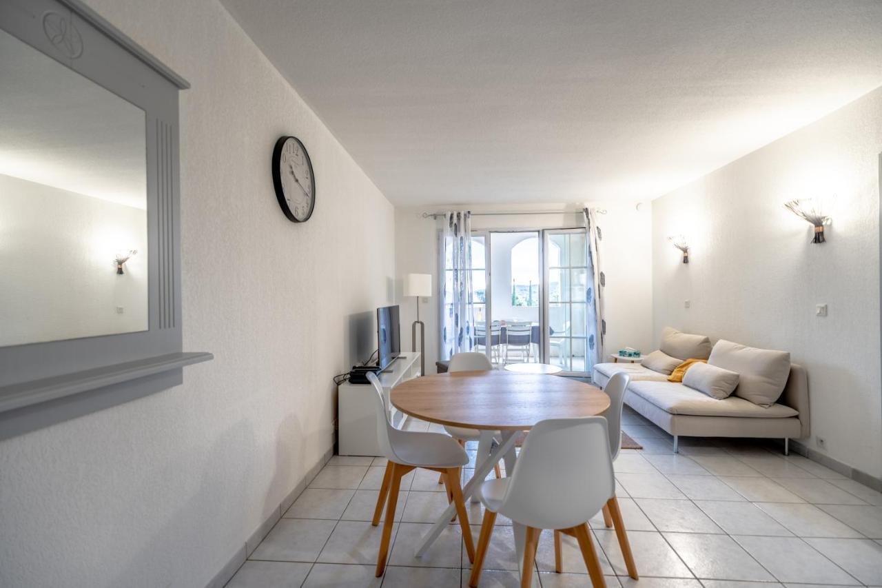 Superbe Appartement Avec Piscine Le Plan-de-la-Tour Bagian luar foto