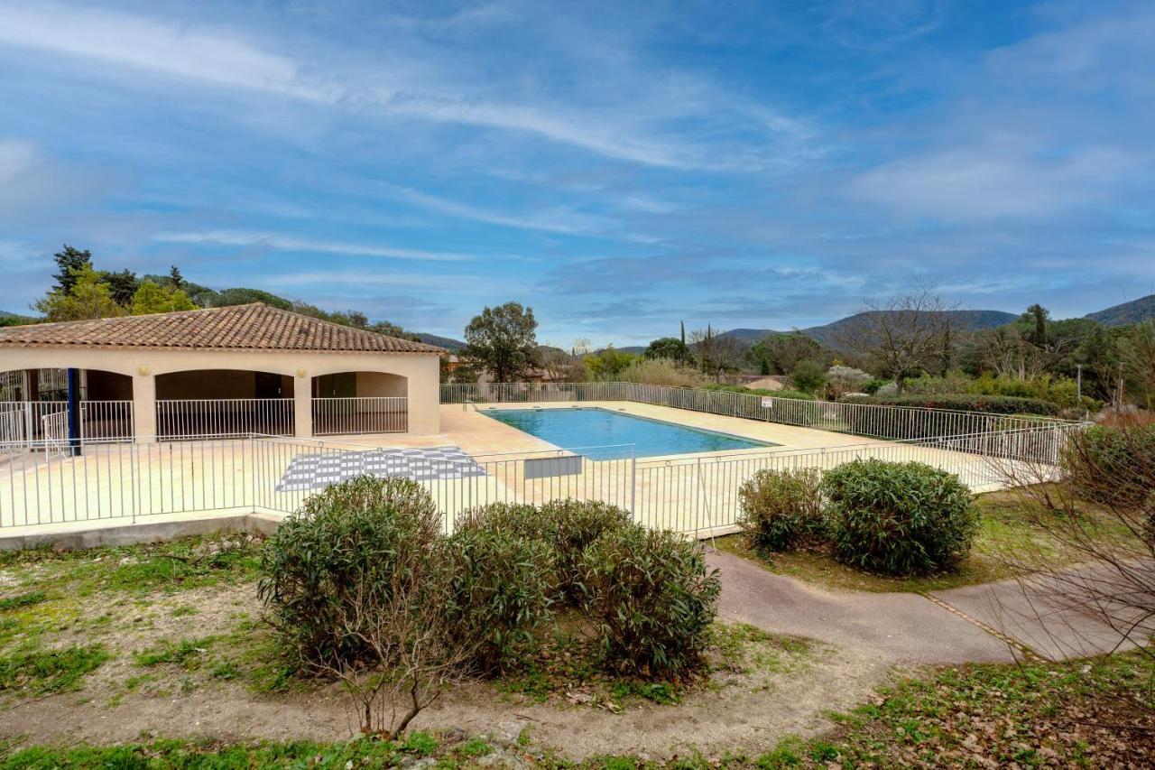 Superbe Appartement Avec Piscine Le Plan-de-la-Tour Bagian luar foto