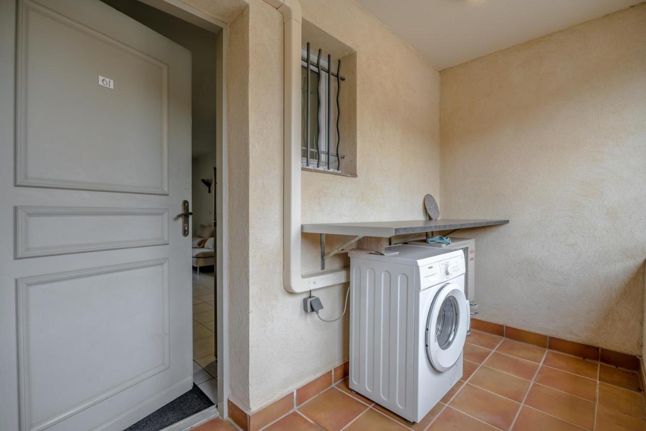 Superbe Appartement Avec Piscine Le Plan-de-la-Tour Bagian luar foto